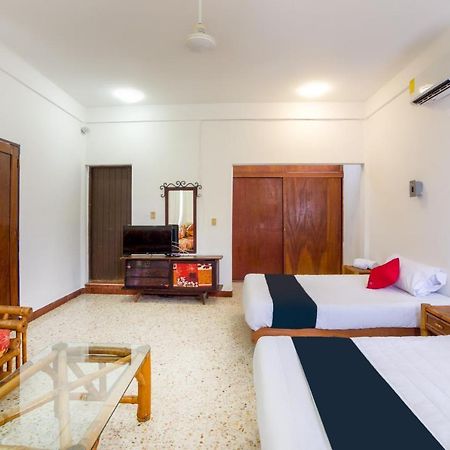 Hotel Adelita Zihuatanejo Luaran gambar